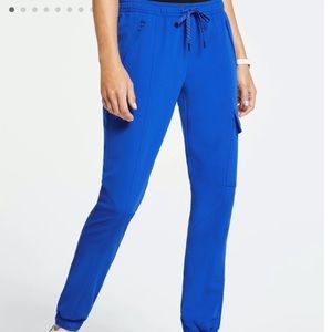 Jaanuu essential jogger pant in ARMY GREEN!!